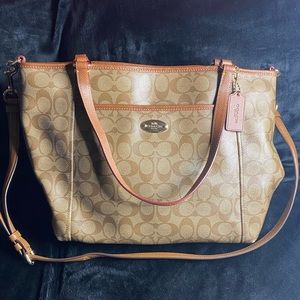Coach/Tote/Tan/Brown/Leather